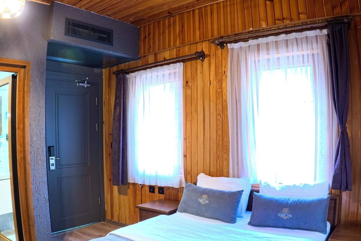 Classic Room | Premium bedding, Select Comfort beds, minibar, in-room safe