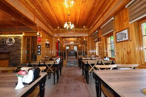 Restaurant - Goblec Hotel (Çaykara)