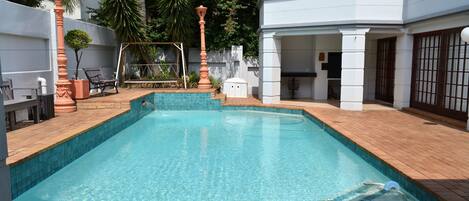 Piscine couverte, piscine extérieure