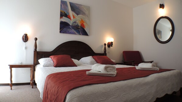 Free cots/infant beds, free WiFi