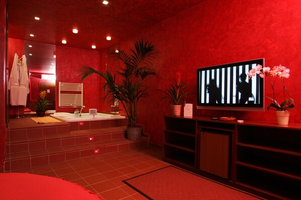 Minibar, bureau, Wi-Fi gratuit, draps fournis