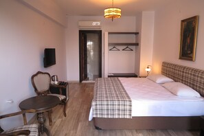 Quarto, no jardim | Escrivaninha, Wi-Fi de cortesia