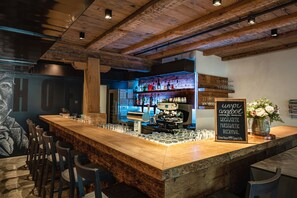 Bar (on property) - Hotel Greuterhof (Gachnang)