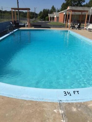 Außenpool (je nach Saison geöffnet)