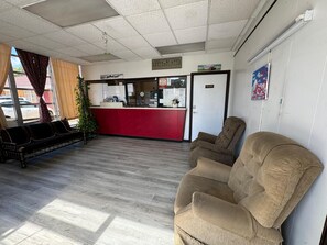 Lobby - Travel Inn Danville US-29 (Danville)