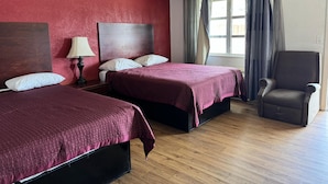 Desk, bed sheets - Travel Inn Danville US-29 (Danville)
