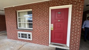 Free self parking - Travel Inn Danville US-29 (Danville)