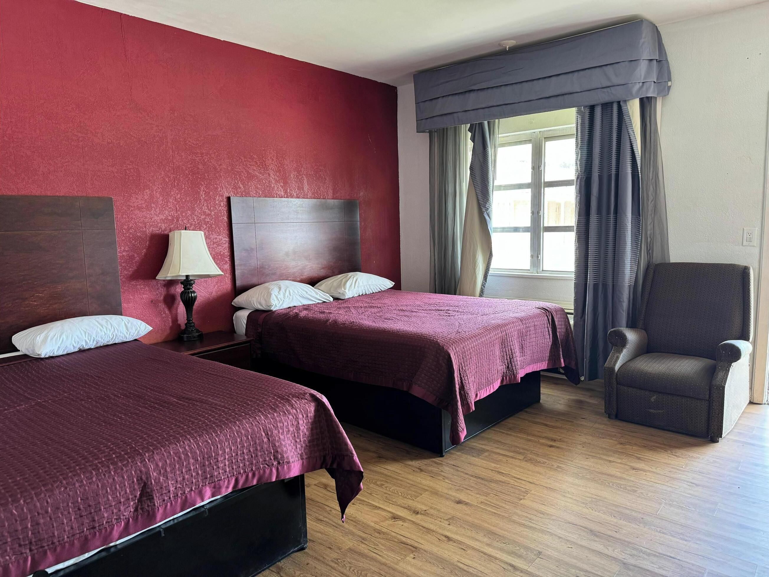 Chambre Double Ville | Bureau, draps fournis