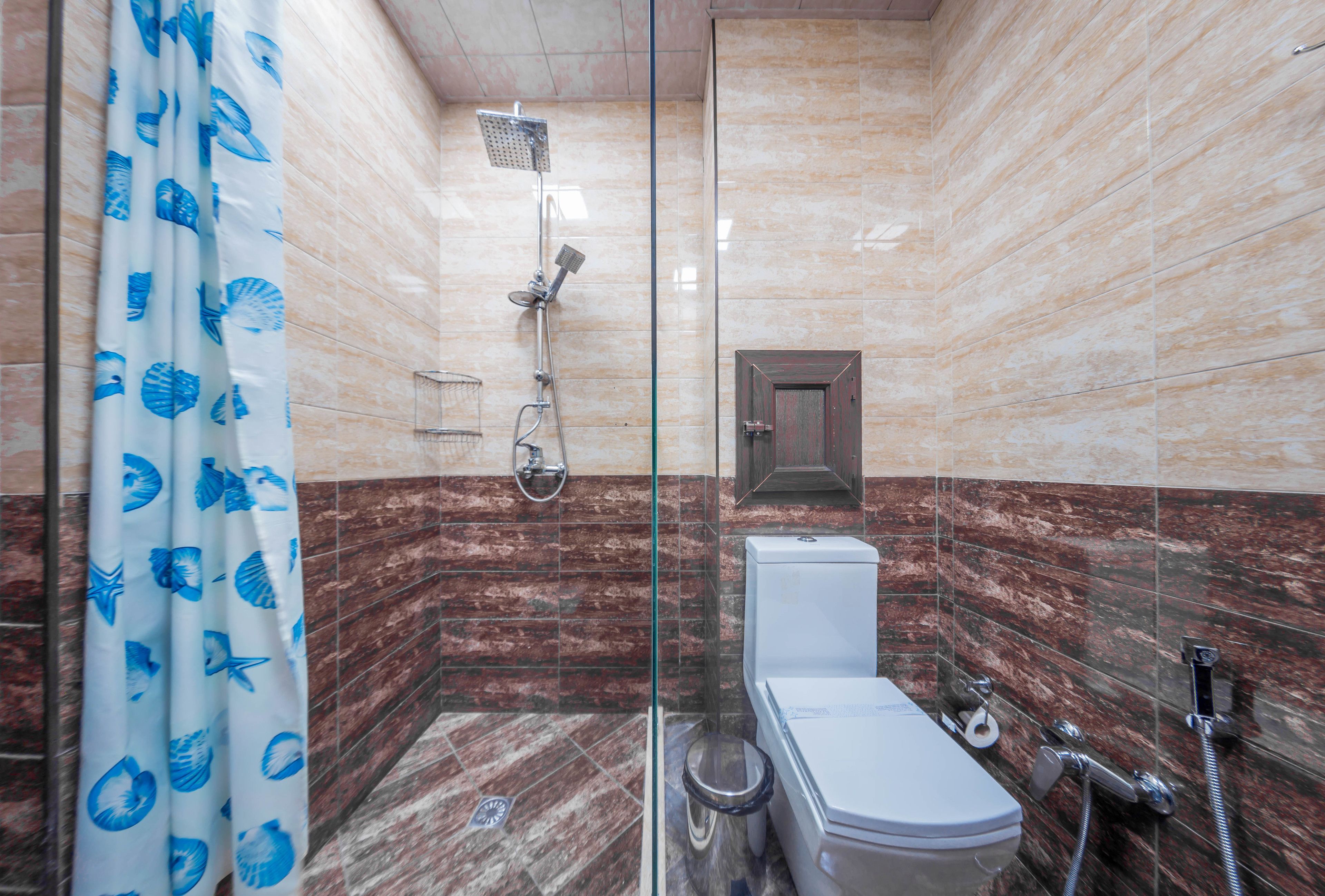 Shower, free toiletries, hair dryer, towels