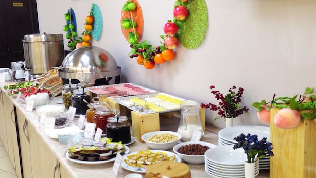 Free daily buffet breakfast - All Stars Hotel (Baku)