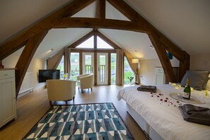 Casa, 4 habitaciones | Ropa de cama de alta calidad y decoración personalizada