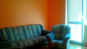 Escritorio, tabla de planchar con plancha y wifi gratis 