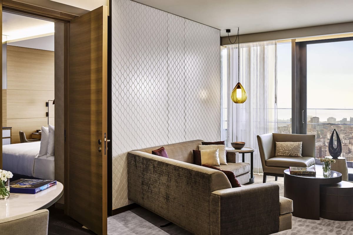 Suite, 2 habitaciones, con acceso al salón lounge del club | Ropa de cama de alta calidad, camas con pillow-top y minibar