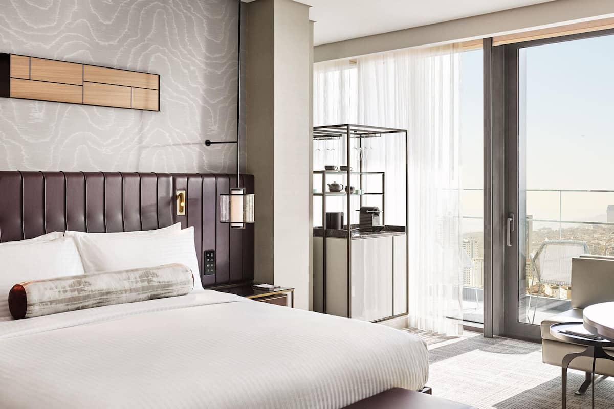Fairmont Bosphorus | Premium bedding, pillowtop beds, minibar, in-room safe