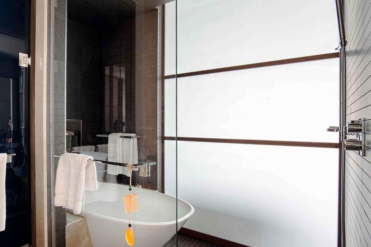 ルーム シティビュー (Skyline) | 高級寝具、ピロートップベッド、ミニバー、セーフティボックス (室内)