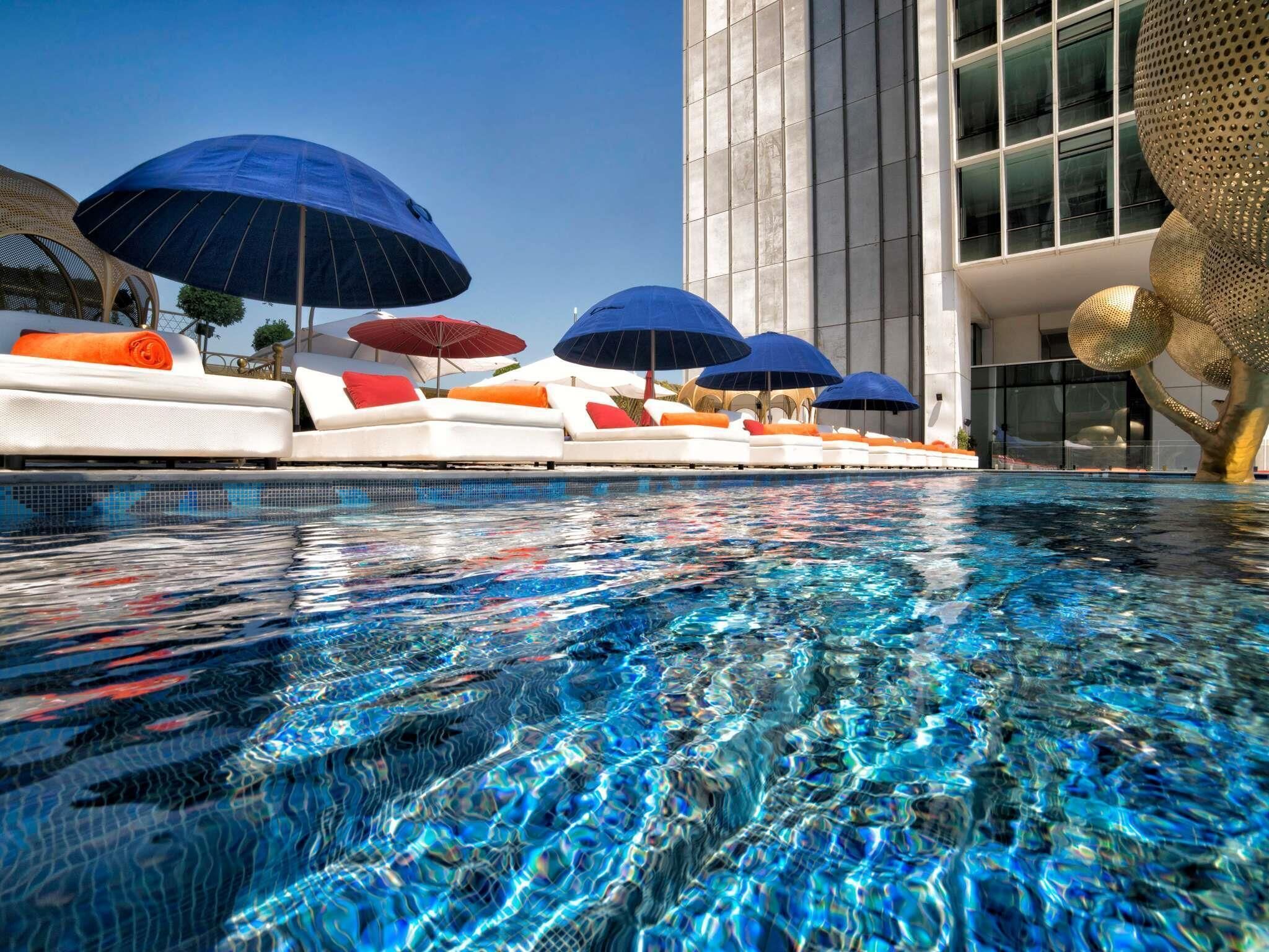 Indoor pool, seasonal outdoor pool, pool loungers