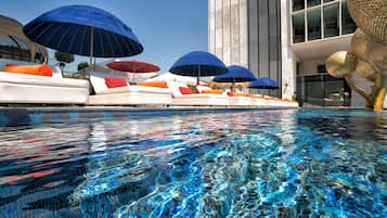 Indoor pool, seasonal outdoor pool, pool loungers