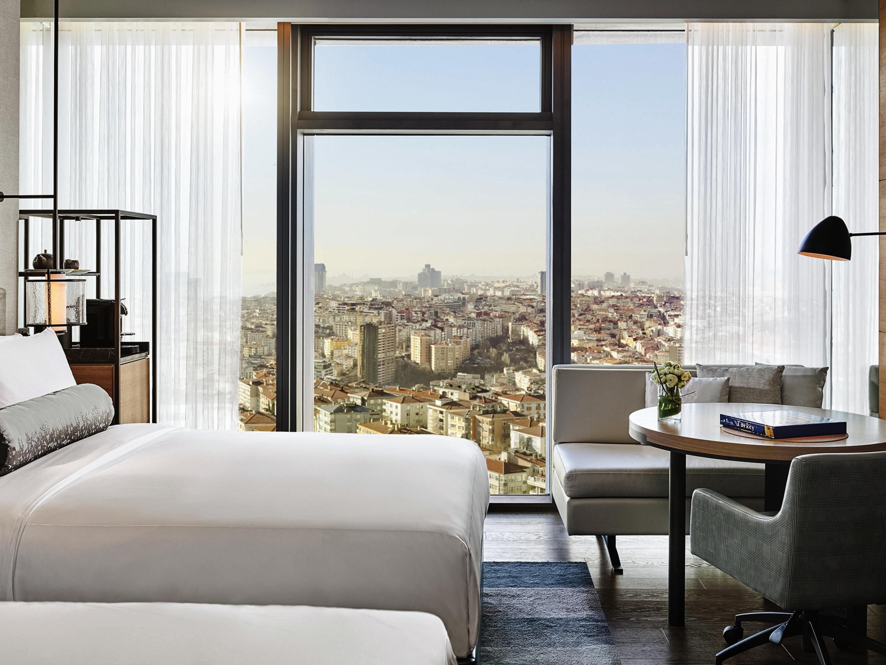 Fairmont Gold, 客房, 2 張標準雙人床, 可使用俱樂部酒廊, 城市景 | 高級寢具、特厚豪華床墊、迷你吧、房內夾萬
