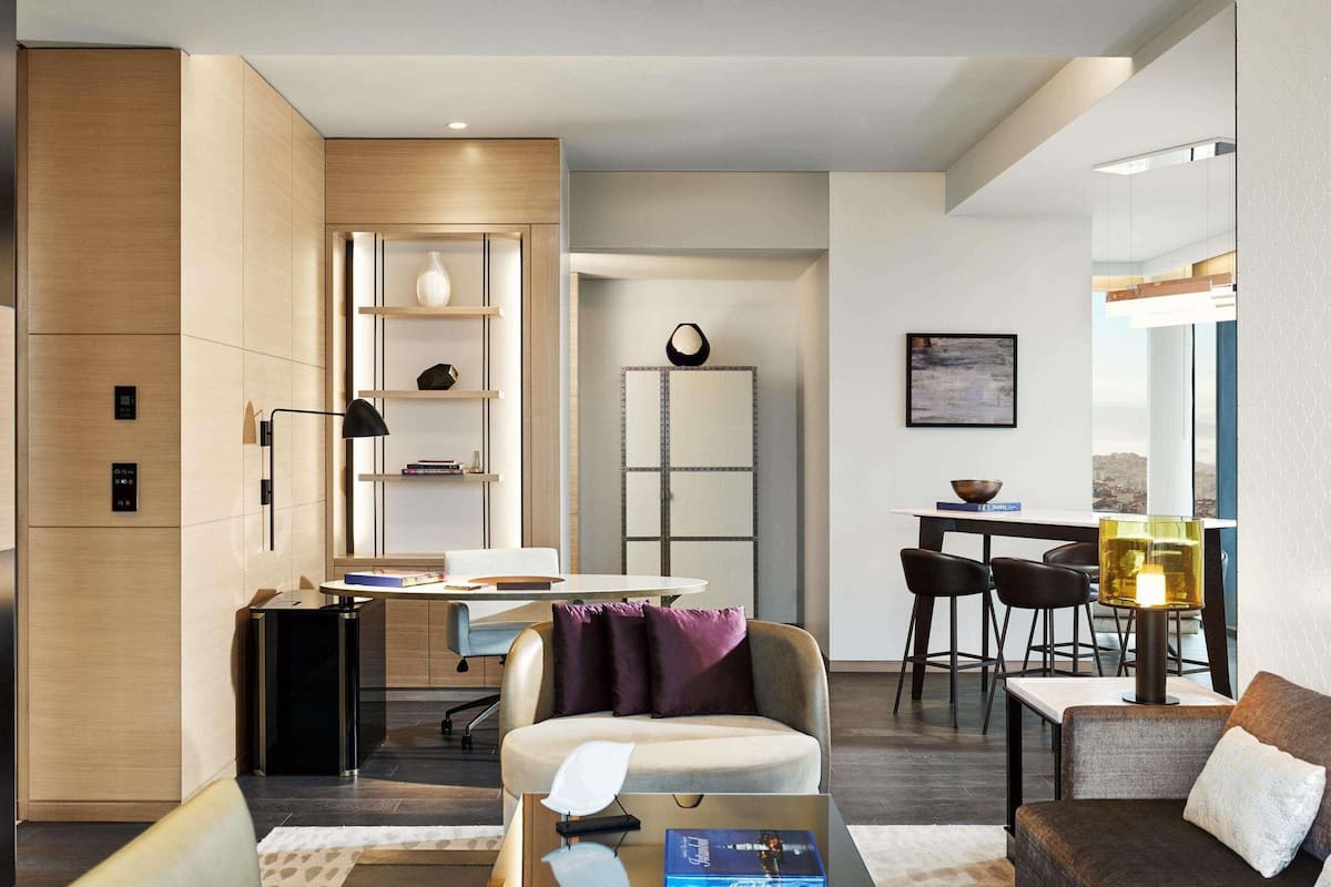 Suite Grand, 1 habitación, con acceso al salón lounge del club (Fairmont) | Ropa de cama de alta calidad, camas con pillow-top y minibar