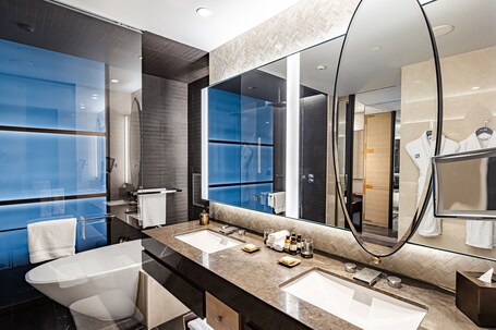 Fairmont Quasar Istanbul - Image 18