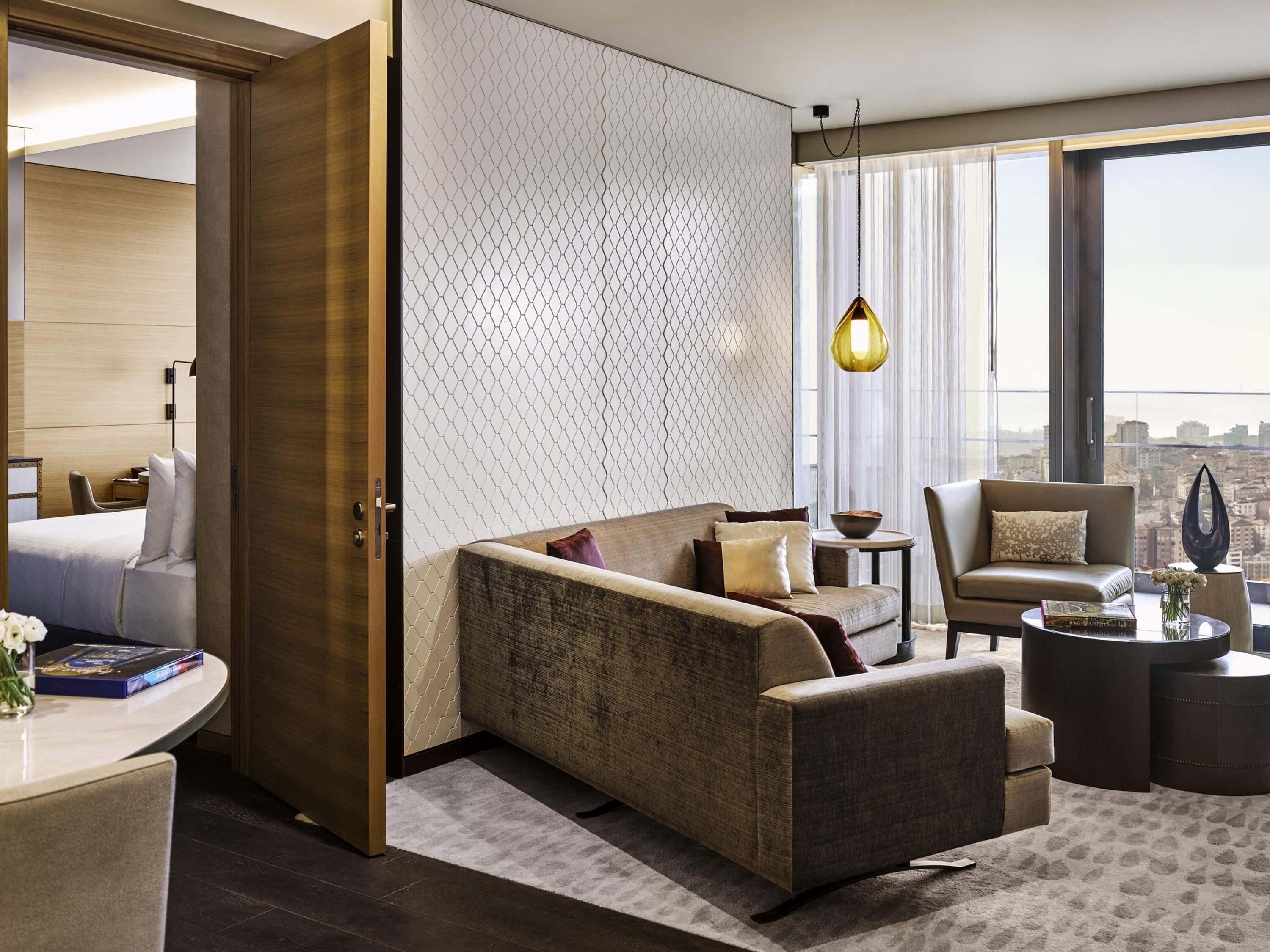 Suite, 2 habitaciones, con acceso al salón lounge del club (Bosphorus View) | Ropa de cama de alta calidad, camas con pillow-top y minibar 