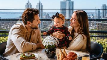 3 ristoranti; aperti a colazione, a pranzo e a cena