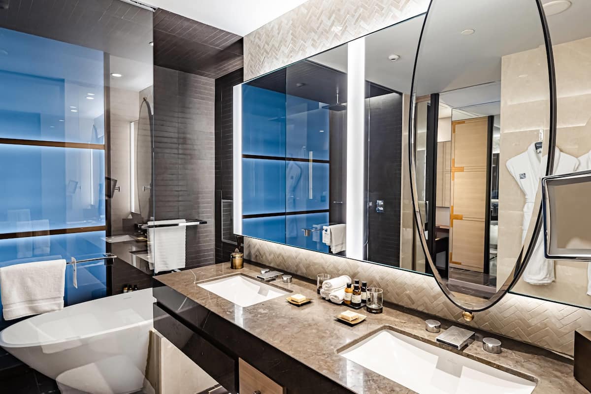 Premium bedding, pillowtop beds, minibar, in-room safe