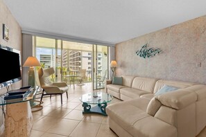 Apartment, 2 Schlafzimmer | Wohnzimmer | Flachbildfernseher