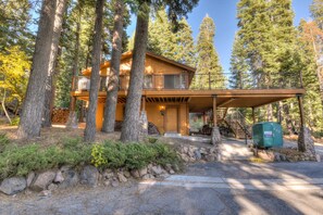 House, 5 Bedrooms | Front of property