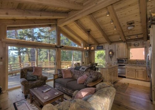 Tash Luxury Vacation Rental by RedAwning