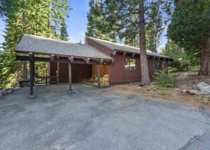 House, 3 Bedrooms | Exterior