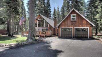 House, 4 Bedrooms | Front of property