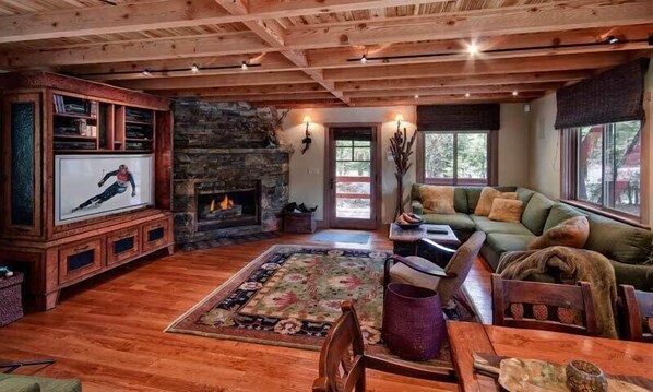 บ้านพัก, 4 ห้องนอน | บริเวณนั่งเล่น