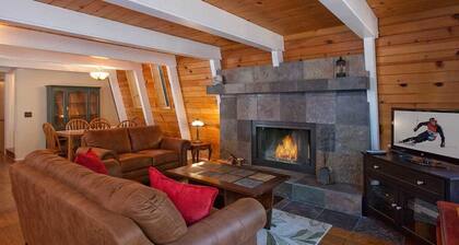 Kaley Vacation Rental Cabin by RedAwning