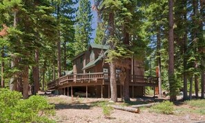 House, 4 Bedrooms | Exterior