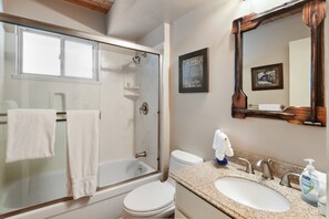 House, 4 Bedrooms | Bathroom