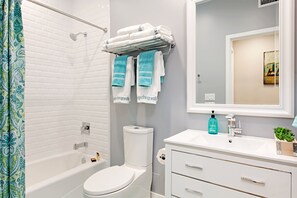 Apartment, 2 Schlafzimmer | Badezimmer