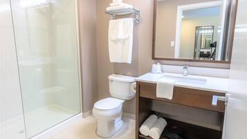 Rainfall showerhead, free toiletries, hair dryer, towels