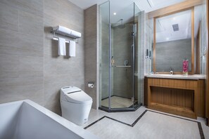 Hair dryer, towels - Ramada by Wyndham Shanghai East (Shanghai)