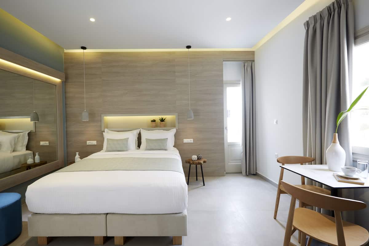 Minibar, in-room safe, desk, blackout curtains