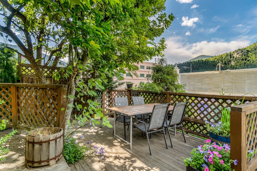 Cloudside Hotel by null