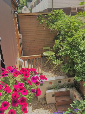 อพาร์ทเมนท์, 2 ห้องนอน, ห้องครัวขนาดเล็ก | ลานระเบียง/นอกชาน