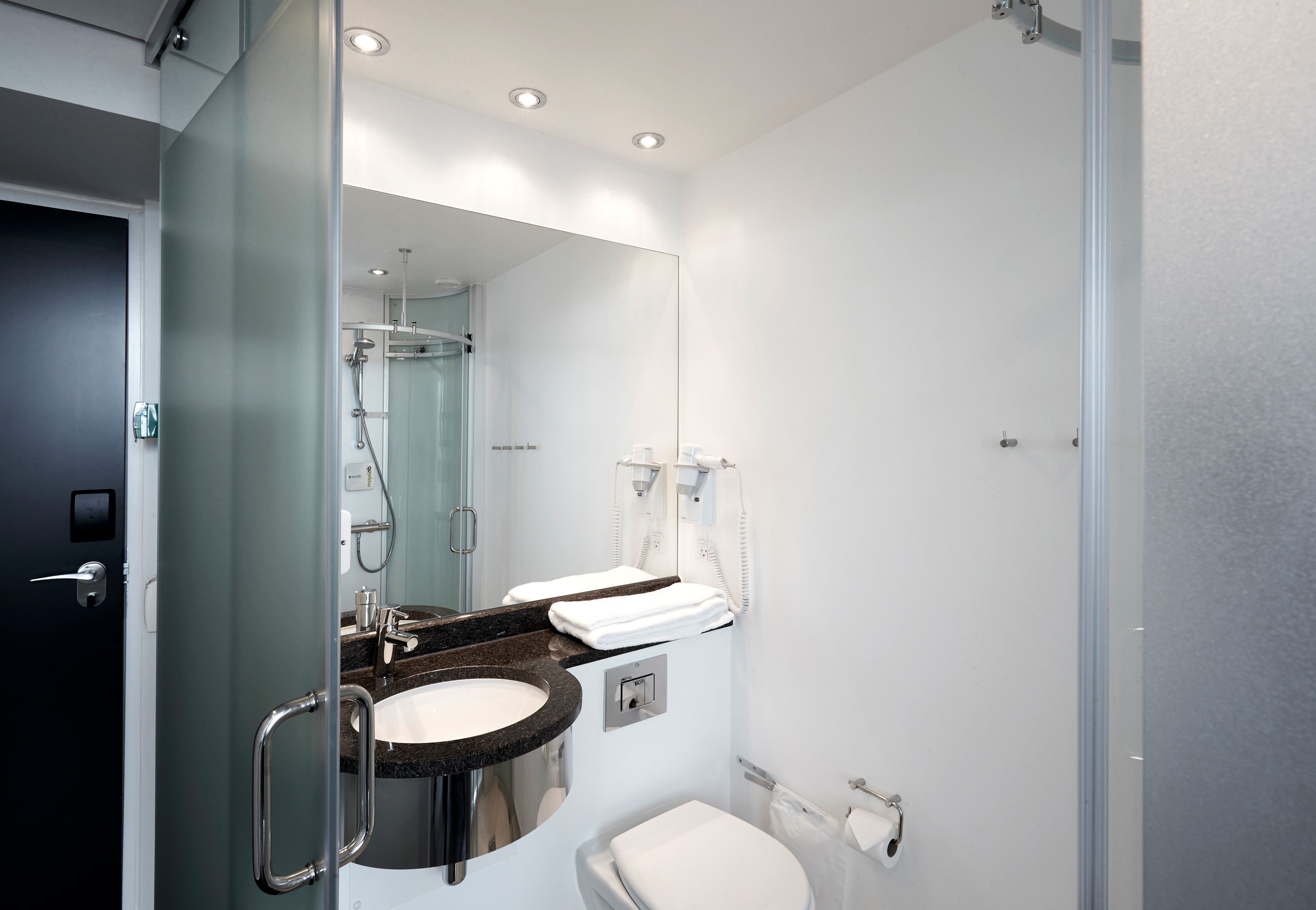 1 bedroom, hypo-allergenic bedding, desk, soundproofing