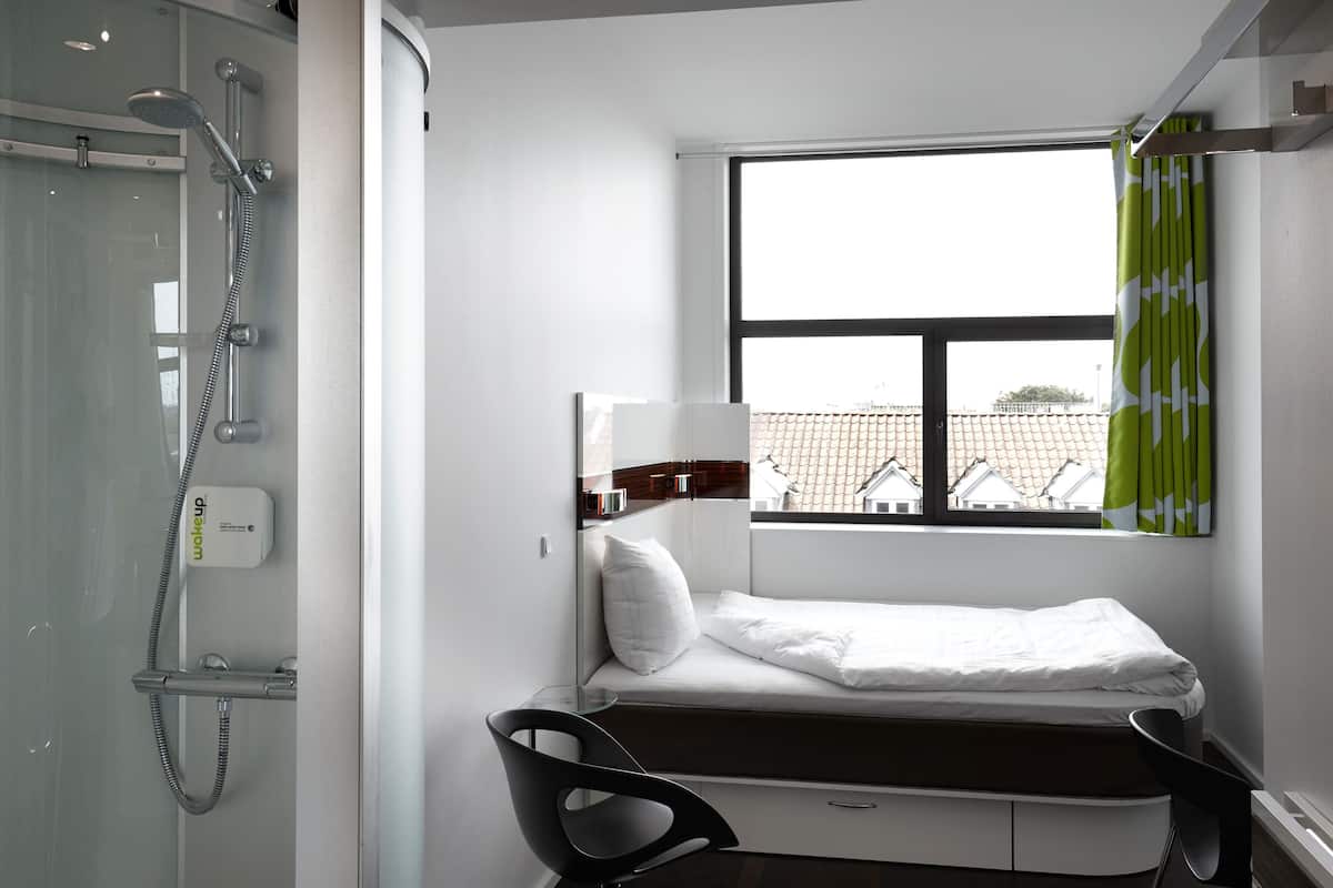 Hypo-allergenic bedding, desk, soundproofing, cribs/infant beds