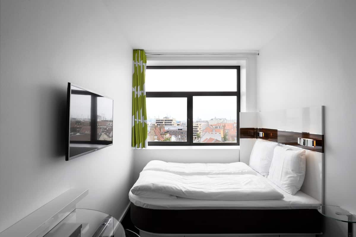 Hypo-allergenic bedding, desk, soundproofing, cribs/infant beds