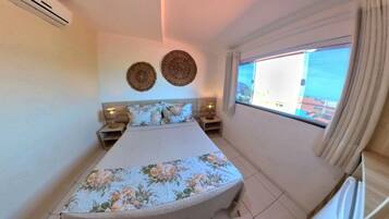 Comfort Double Room, Ocean View | Minibar, blackout drapes, free WiFi, bed sheets