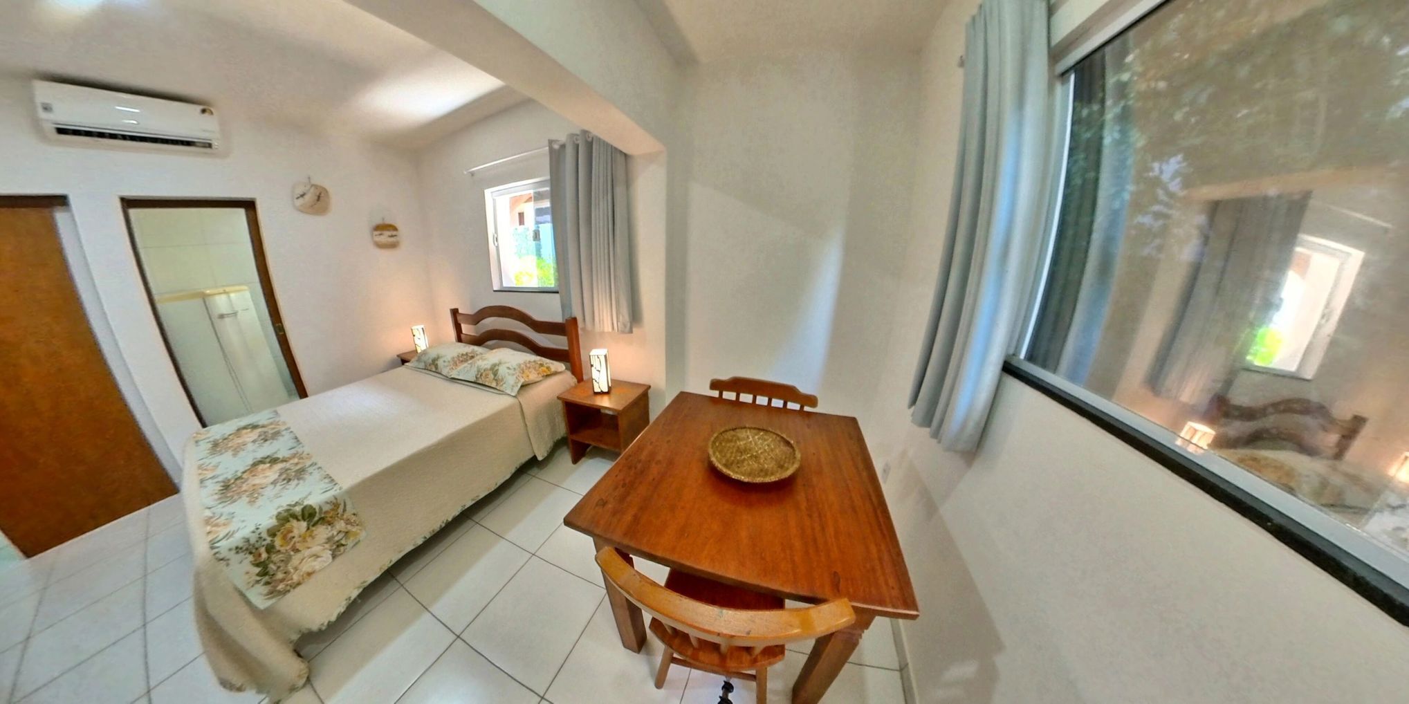 Frigobar, cortinas blackout, Wi-Fi de cortesia, roupa de cama