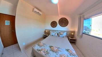 Comfort Double Room, Ocean View | Minibar, blackout curtains, free WiFi, bed sheets