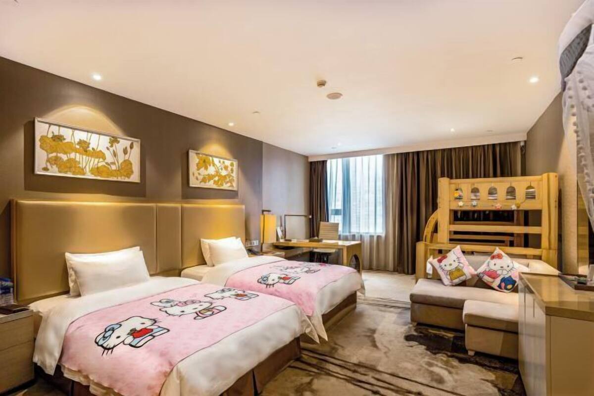 Minibar, in-room safe, desk, blackout drapes