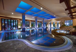 Indoor pool, outdoor pool